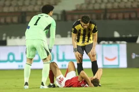 طبيب الأهلي يعلن تفاصيل إصابة حمزة عبد الكريم أمام المقاولون العرب